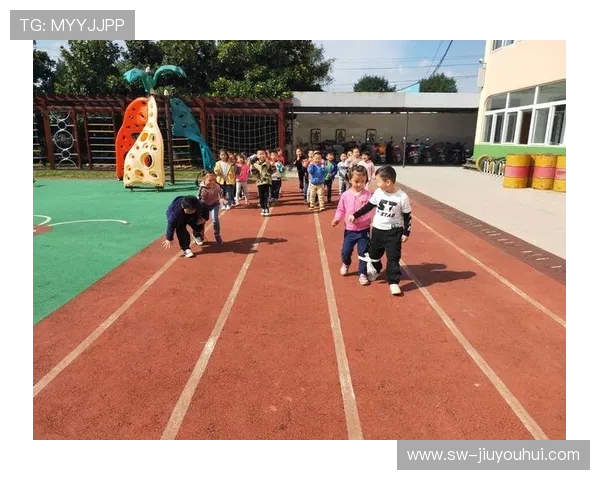 《轻松掌握足球规则：趣味漫画带你了解比赛的每一个细节》